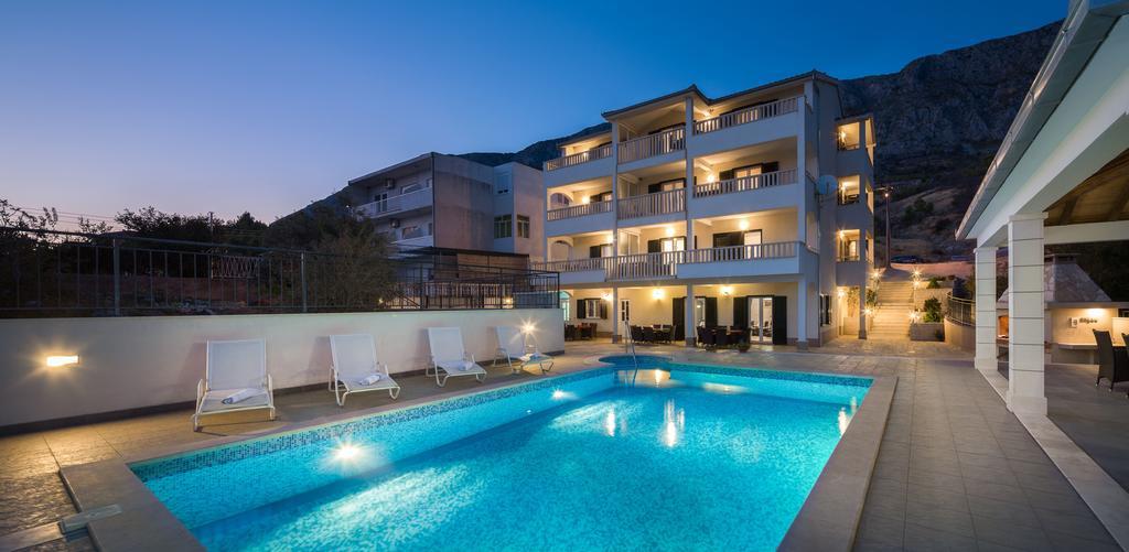 Beachfront Apartments Lara Omis Ngoại thất bức ảnh