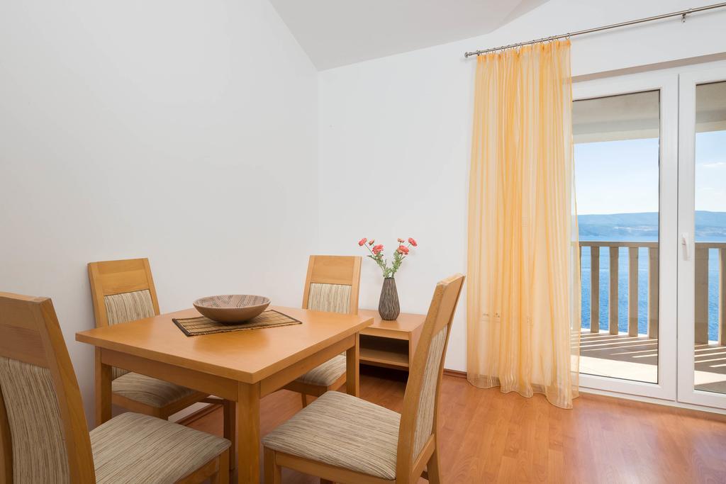 Beachfront Apartments Lara Omis Ngoại thất bức ảnh