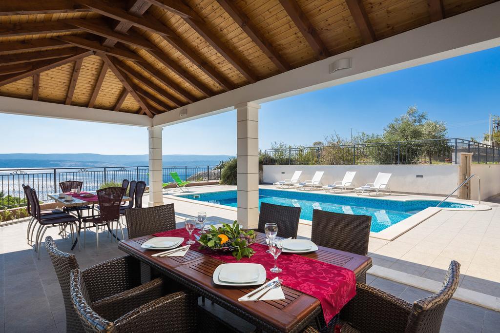 Beachfront Apartments Lara Omis Ngoại thất bức ảnh