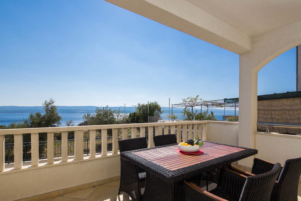 Beachfront Apartments Lara Omis Ngoại thất bức ảnh