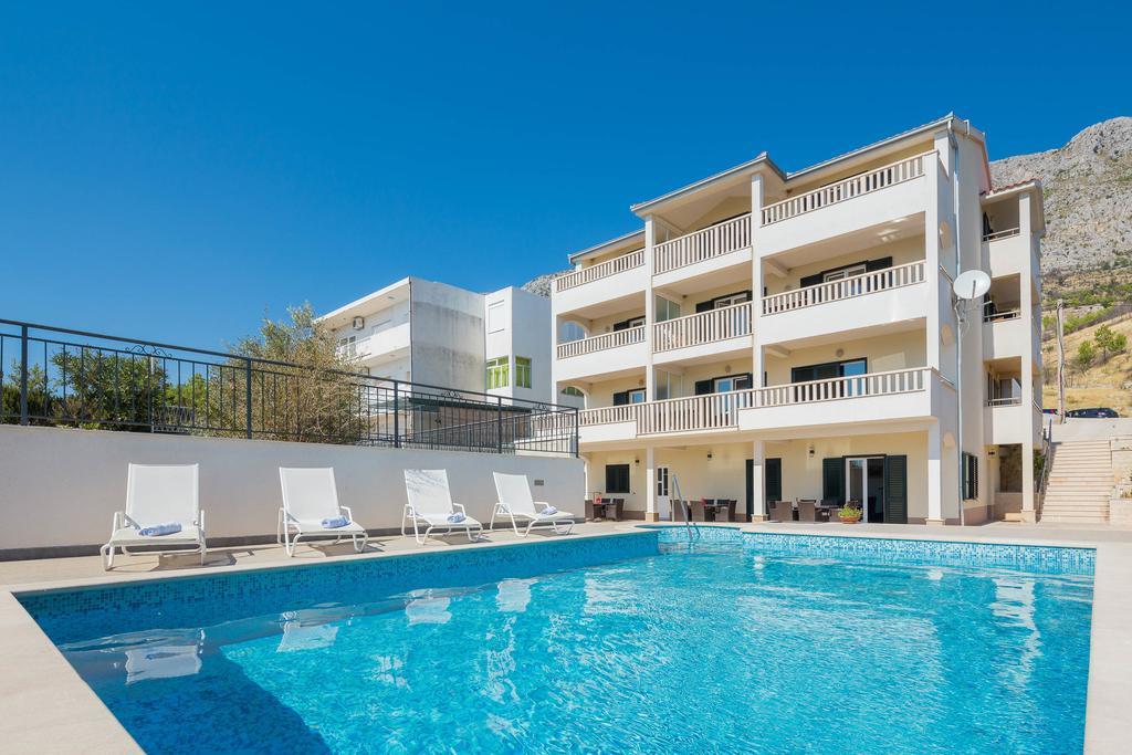 Beachfront Apartments Lara Omis Ngoại thất bức ảnh